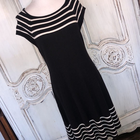 Eliza J Lovely Black and White Fit and Flair Sweater Dress Size Medium - Picture 3 of 12